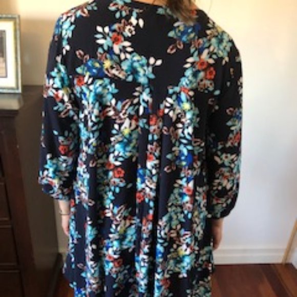 Top - Picture 2 of 3